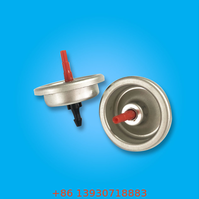 Ricarica universale del gas di accendino del butano del gambo del gas del butano della plastica della primavera di acciaio inossidabile (colore rosso)