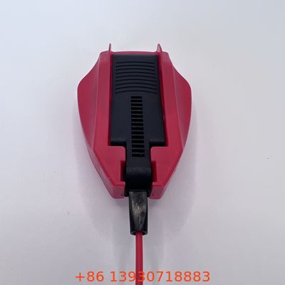 Attuatore a spruzzo aerosol multiuso e tubo pescante per l'applicazione mirata di liquidi