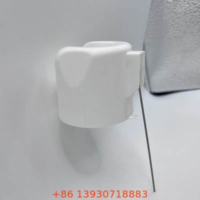 Attuatore spray aerosol con tubo di prolunga per applicazione di precisione nel settore automobilistico