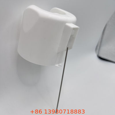 Tappo aerosol con tubo di prolunga per applicazioni di spruzzatura di precisione