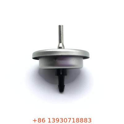Valvola universale di riempimento di butano per stufe portatili da campeggio. Valvola di riempimento di carburante di precisione.