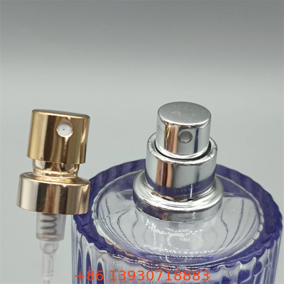 Pompa di spruzzo per profumi decorativi per profumi da regalo con dettagli ornamentali e richiamo pronto per il regalo