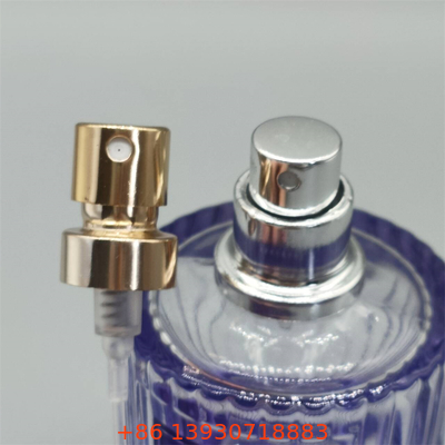 Pompa di spruzzo per profumi decorativi per profumi da regalo con dettagli ornamentali e richiamo pronto per il regalo