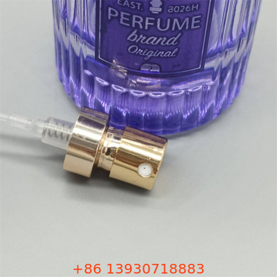 Elegante pompa per profumi per collezioni di profumi d'epoca con estetica classica e funzionamento fluido