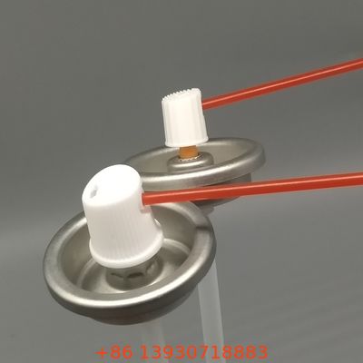 Valvola per la bombola di spruzzo per detergenti aerosol per la manutenzione automobilistica