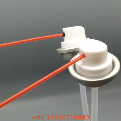 Valvola spray aerosol WD-40 progettata per penetrare oli e formule antiruggine