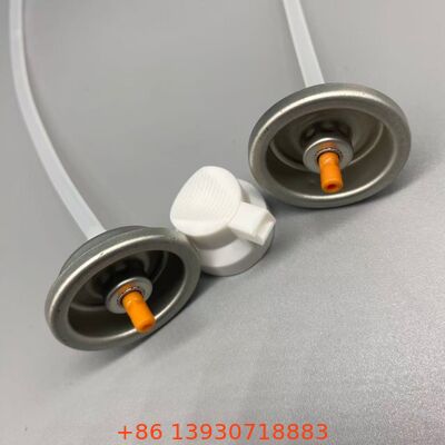 Valvola aerosol per shampoo secco con attuatore per un'applicazione mirata sulle radici