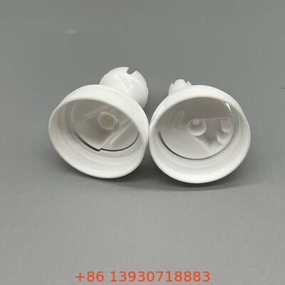 Cappuccio di crema, attuatore di spruzzo, cannuccia di latta Disponibile ugello di taglia standard Sigillazione e spruzzo Adatta per l'uso di cannucce di aerosol metallici